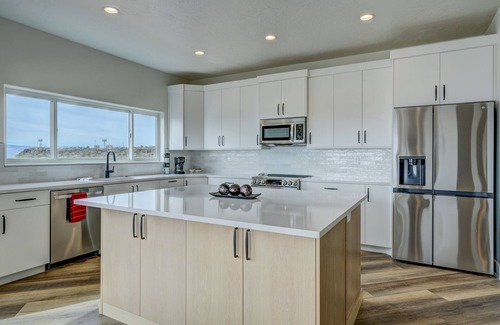 St. George Condo | Welcome to the Hilltop Resort where you are surrounded by luxury & beauty.