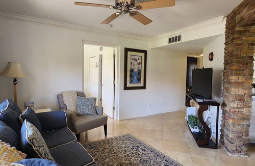 Tierra Verde Condo | Welcome to the island lifestyle ! Gorgeous 2 BR, 1st floor, waterfront condo