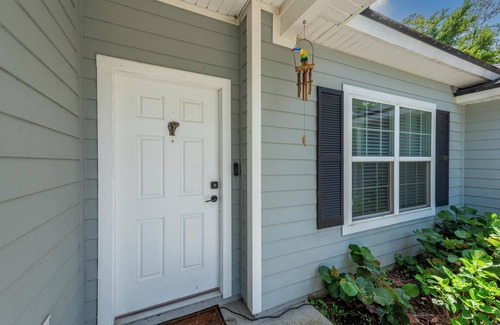 Southside House | Welcome to the Jungle! Jacksonville Beach/Mayo Clinic/UNF/Shopping