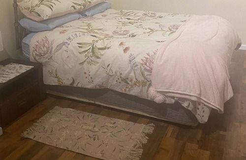 Perth House | Welcome to the Knobbly Nook!