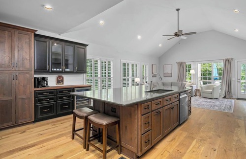 Double Springs House | Welcome to The Lazy Buoy, a peaceful getaway nestled on the shores of Smith Lake