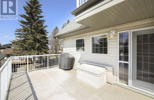 Sylvan Lake House | Welcome to The Lakeshore Guest House STAR-04446