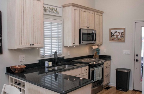 Hammondsport Cabin | Welcome to The Little Green Lakehouse at Sylvan Beach
