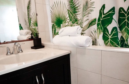Warwick Apartment | Welcome to The Palm Loft