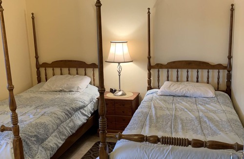 Dundee House | Welcome to The Reunion House at Lakespell! Relaxation and enjoyment begins here.