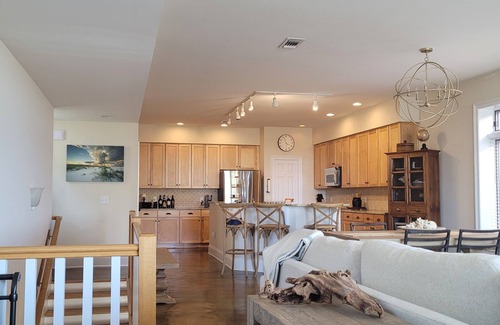 Downtown Villa | Welcome to the Seville Sunrise. Walkable with amazing views of Pensacola Bay.