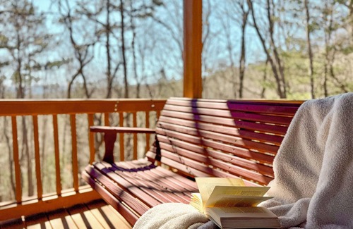 Morganton Cabin | Welcome to The Tree House – A Cozy Cabin Getaway in the North Georgia Mountains