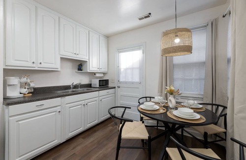 Rosewood House | Welcome to the Urban Bungalow, a historic duplex in the Heart of Rosewood.