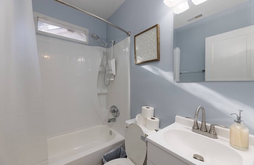 Rosewood House | Welcome to the Urban Bungalow, a historic duplex in the Heart of Rosewood.