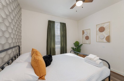 Rosewood House | Welcome to the Urban Bungalow, a historic duplex in the Heart of Rosewood.