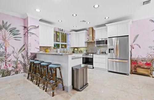 Lake Ridge House | Welcome to The Betty!nn