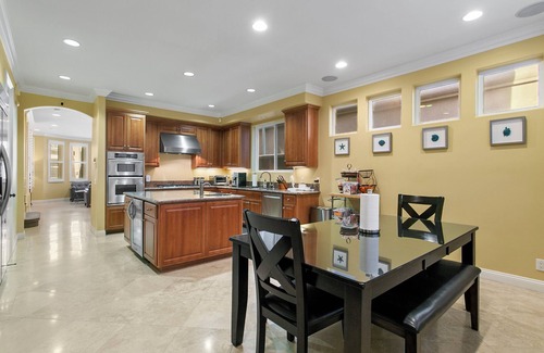 Huntington Beach House | Welcome to the Extraordinary 6th on the Beach Beach-House in Huntington Beach