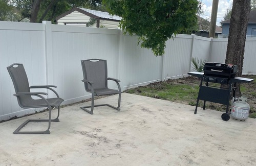 Spring Hill House | Welcome to this beautiful 3 Bedroom 2 Bathroom Pool heated Home