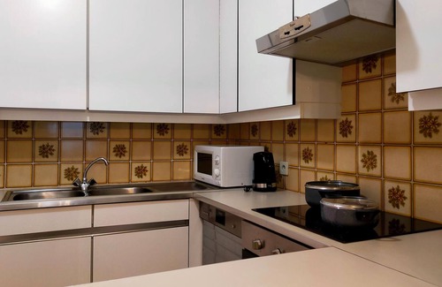 Knokke Apartment | Welcome to this comfortable vacation apartment near the beach with side sea view.
