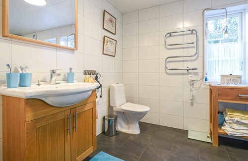 Falkoping House | Welcome to this cozy little cottage for a wonderful vacation.