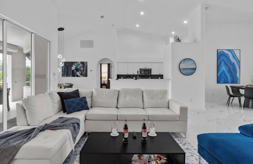 Cape Coral House | Welcome to Tiki Time Retreat, your ideal Cape Coral vacation rental