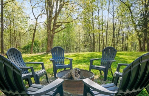 Winchester House | Welcome to Tims Ford Lake! Free UTV/kayaks/canoe, firepit, complete privacy!