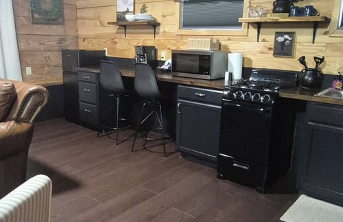 Fort Payne Apartment | Welcome to Tiny Bear Studio Apartment