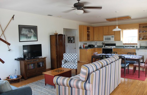 Port St. Joe Apartment | Welcome to Turtle Tower Down! Located on Indian Pass where natural beauty and southern hospitality meet at a serene private beach!