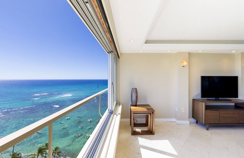 Diamond Head - Kapahulu - St. Louis Condo | Welcome To Unit #1806! Exquisitely Beautiful High Floor At The Colony Surf.