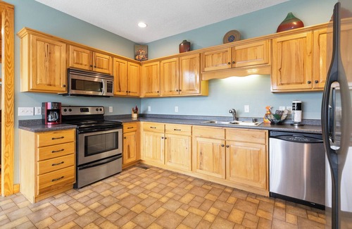 Sloans Valley Ski Chalet | Welcome to Villa Bleu at Lake Cumberland – Your Perfect Lakeside Retreat!