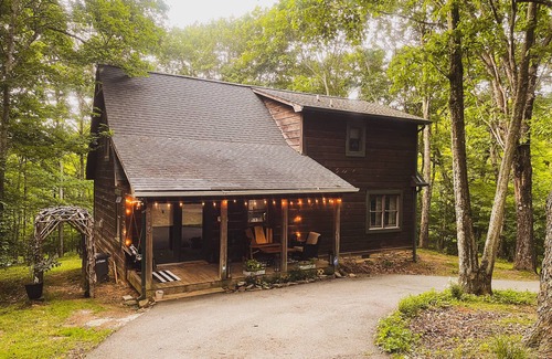Boone Cabin | Welcome to Whiskey Woods! A cozy cabin to relax and enjoy with your loved ones!