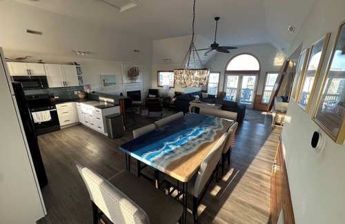 Avon House | Welcome to Wreckless! Beautiful home with AC and WIFI in delightful Avon