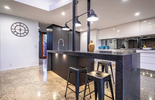 Patterson Lakes House | Welcome to your luxury waterfront retreat in Patterson Lakes