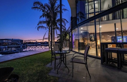 Patterson Lakes House | Welcome to your luxury waterfront retreat in Patterson Lakes