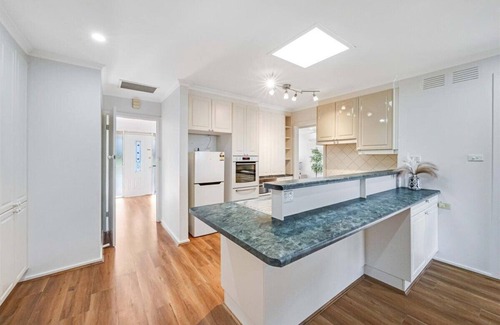 Doncaster East House | Welcome to your stylish retreat in the heart of Doncaster East!