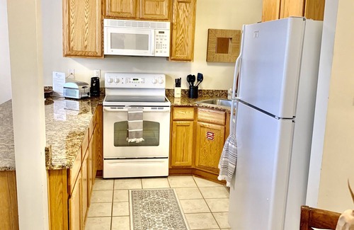Biloxi Condo | Welcome to your Beach retreat on Beach Blvd in Biloxi, Mississippi!