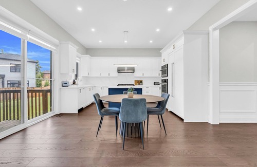 Bronte House | Welcome to Your Comfort Retreat by the Lake