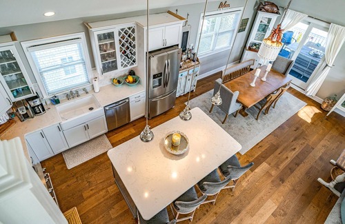 Avalon House | Welcome to your dream vacation home in the heart of Avalon! This stunning 7-bedroom home with POOL.