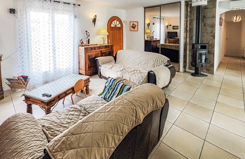 Salleles-d'Aude House | Welcome to your relaxing vacation in this cozy cottage with pool.