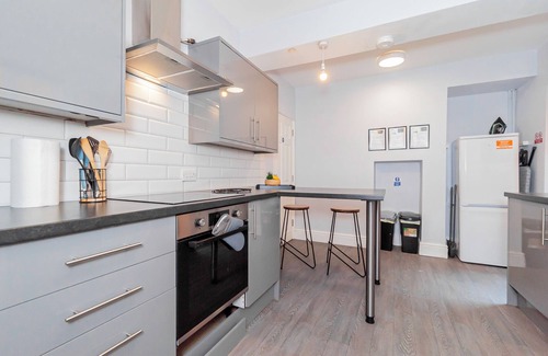 Southampton City Centre House | Welcome to your home-away-from-home in Southampton!