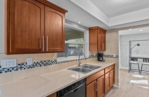 Clearwater House | Welcome to your private oasis in the heart of Clearwater!