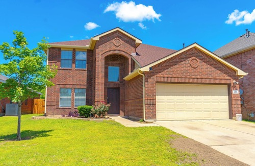 South Arlington House | Welcome to your vibrant Grand Prairie retreat- designed for unforgettable family vacations, reunions, and group celebrations.