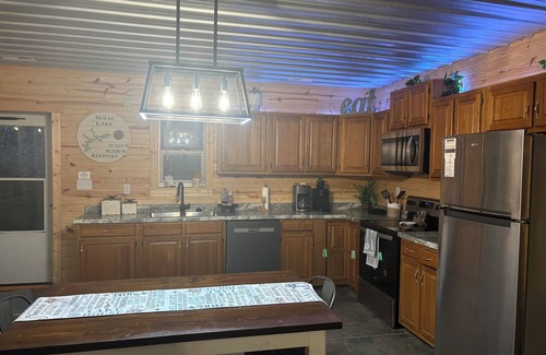 Lindseyville House | Welcome to your weekend getaway at Nolin River lake!
