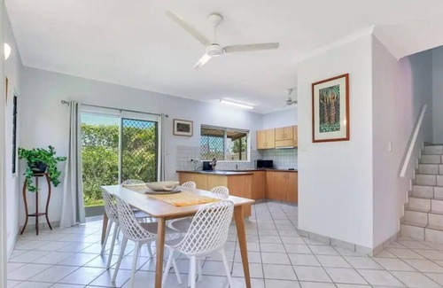 Stuart Park House | Welcome yourself to your next family friendly 3BR in the heart of The Gardens!
