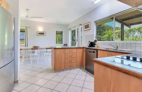 Stuart Park House | Welcome yourself to your next family friendly 3BR in the heart of The Gardens!