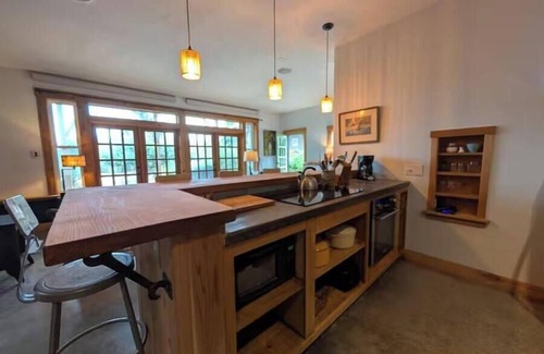 Port Angeles Cottage | Welcoming 1-bedroom cottage in Port Angeles with easy beach access