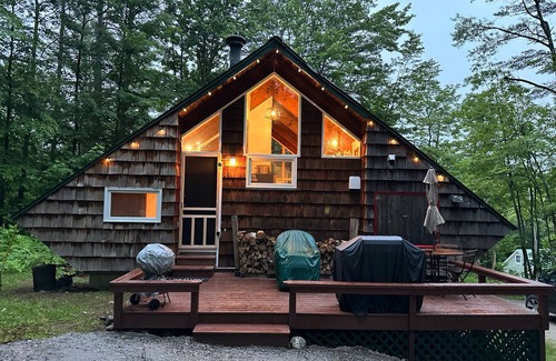 Greenwood House | Welcoming 2-bedroom house with AC in Greenwood