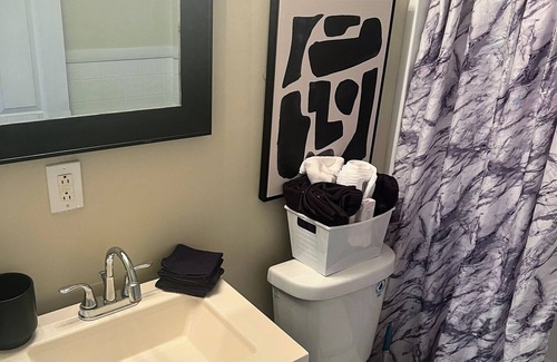 Harvey House | Welcoming 2-bedroom house in Harvey