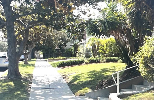 Los Angeles Apartment | Welcoming 2-bedroom apartment in vibrant Los Angeles 15-minutes from the ocean.