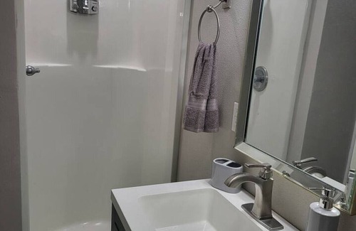 Holy Cross District Apartment | Welcoming 2 Bedroom 1 Bath BNB