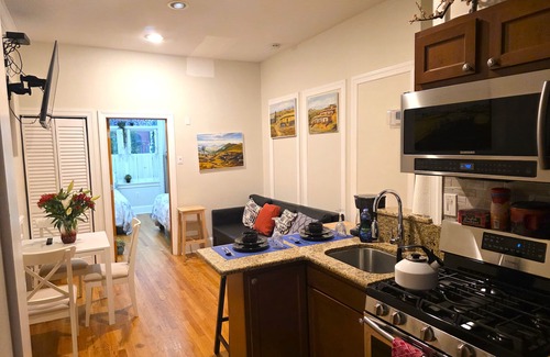 Northwest Apartment | Welcoming 2-BR Apt Great 5 Star Location Sleeps 5 Parking Avail Family-Friendly