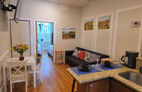 Northwest Apartment | Welcoming 2-BR Apt Great 5 Star Location Sleeps 5 Parking Avail Family-Friendly