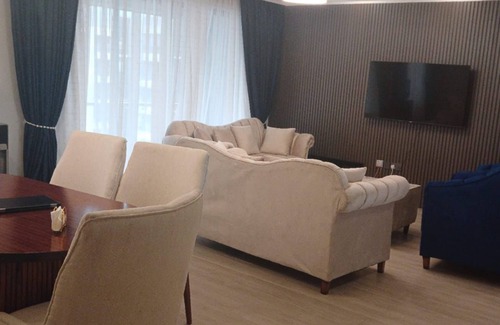 Syokimau Apartment | Welcoming 3-bedroom apartment overlooking the park, near SGR and Airport-Makumbi