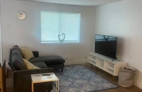 Warren House | Welcoming 3-bedroom House - Howland Warren OH