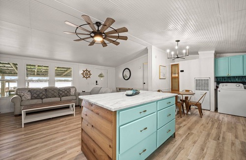 Lakeland House | Welcoming 3-bedroom mobile home with AC in Oscar